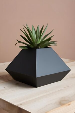 Pyramide vase